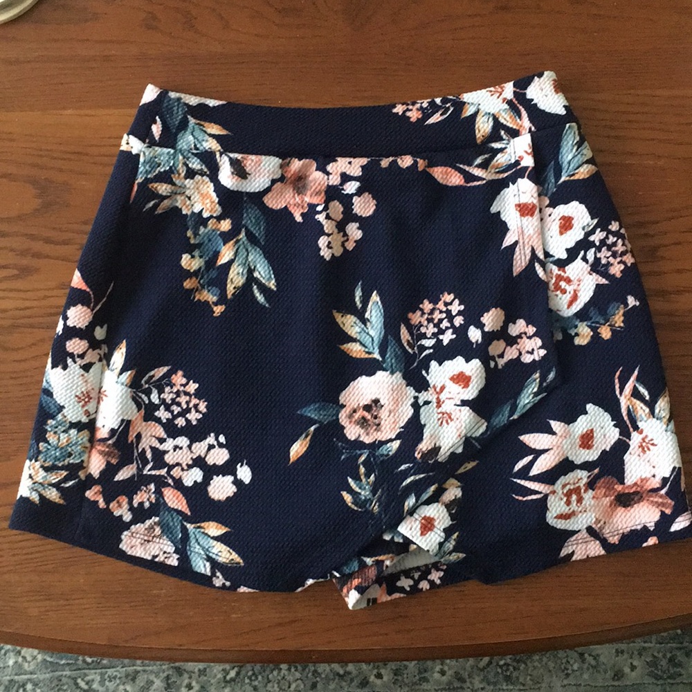 Blue floral skort